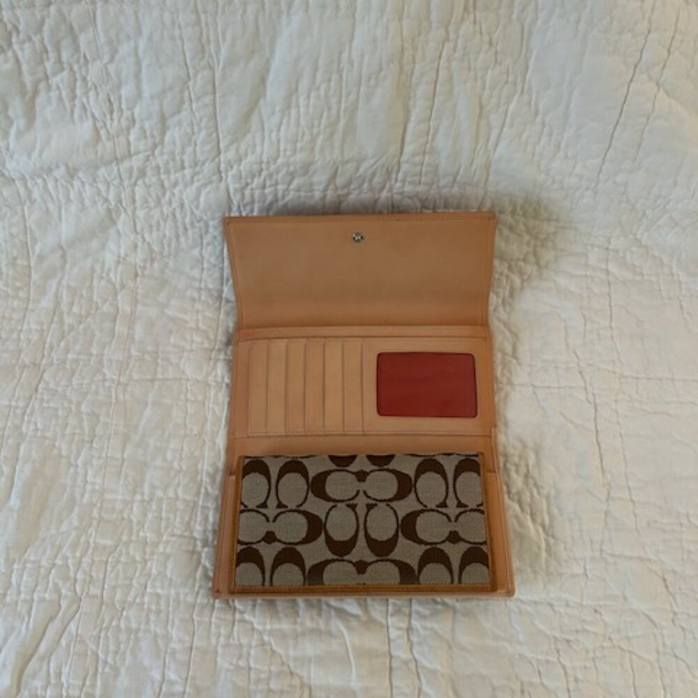 Coach Wallet - Picture 4 of 5